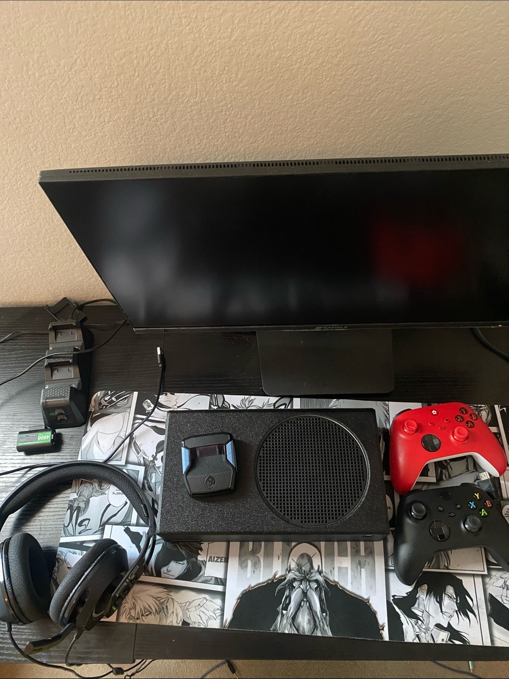 xbox series s, headset, two controllers, battery pack, hdmi
